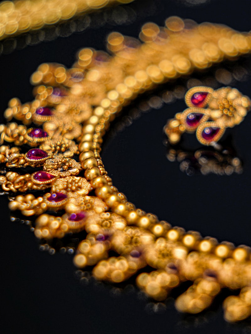 Lumière Necklace